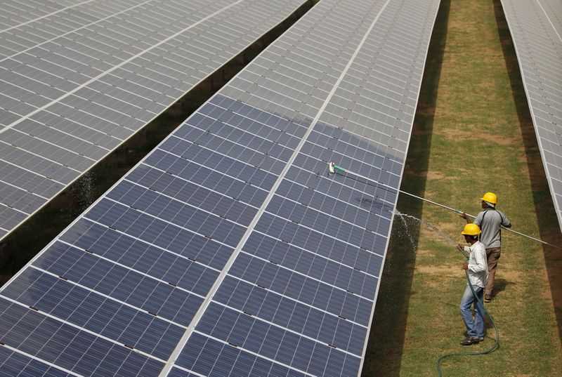 &copy; Reuters. Parque de energia solar na Índia