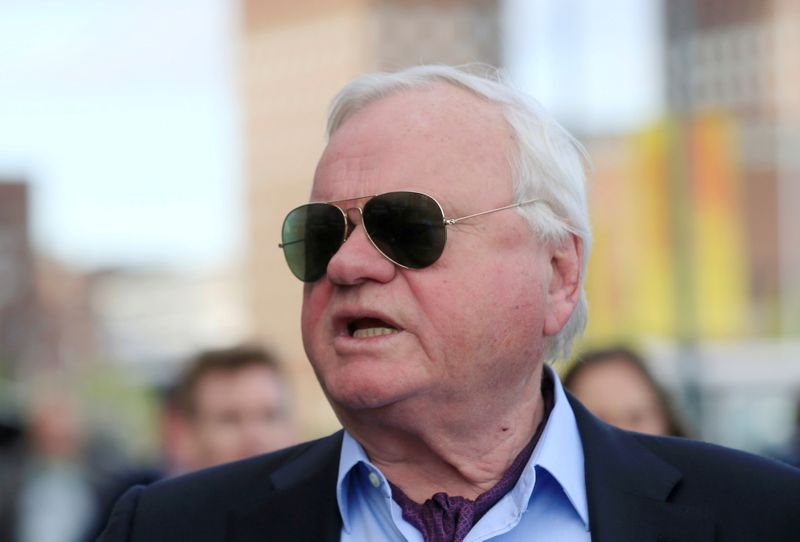 © Reuters. FILE PHOTO: Norwegian-born shipping tycoon Fredriksen speaks in Oslo