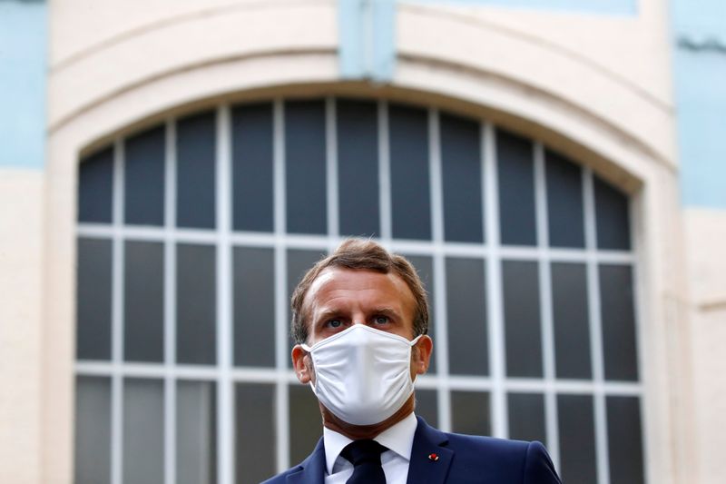 © Reuters. French President Emmanuel Macron visits a site of pharmaceutical group Seqens