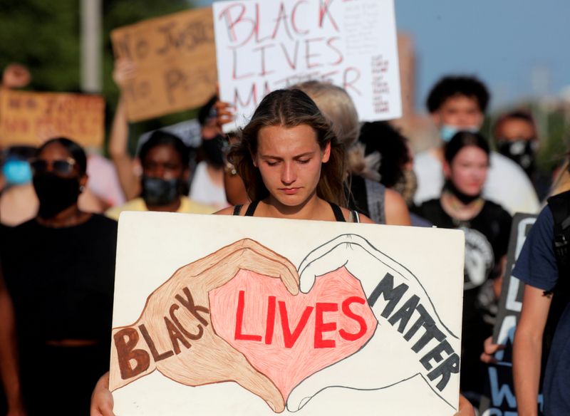 &copy; Reuters. Protesto em Kenosha após disparos da polícia contra Jacob Blake