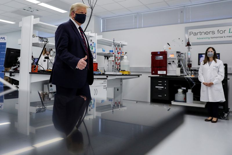 &copy; Reuters. FILE PHOTO: U.S. President Trump visits Fujifilm Diosynth Biotechnologies&apos; Innovation Center in Morrrisville, North Carolina