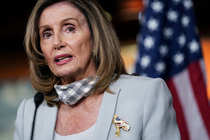 © Reuters. House Speaker Nancy Pelosi Delivers Weekly Press Conference