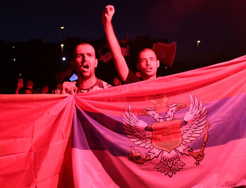 © Reuters. الناخبون في الجبل الأسود يختارون برلمانا جديدا في انتخابات يشوبها الغموض