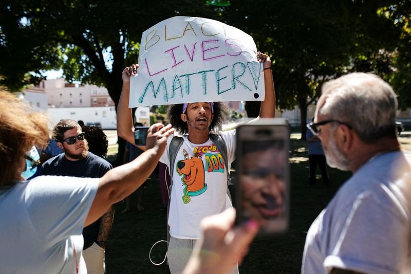 © Reuters. Blue Lives Matter rally in Kenosha