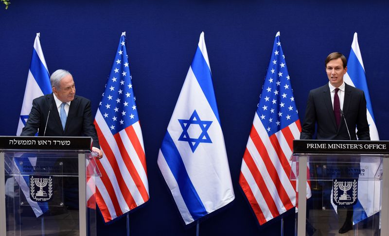 &copy; Reuters. مسؤولون إسرائيليون وأمريكيون يتوجهون إلى الإمارات لدعم اتفاق التطبيع