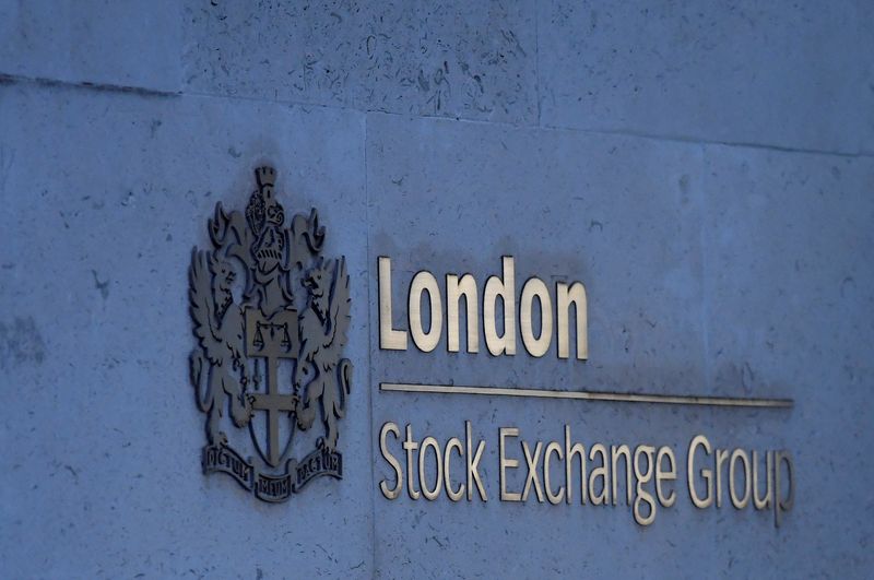 © Reuters. FILE PHOTO: The London Stock Exchange Group offices are seen in the City of London, Britain