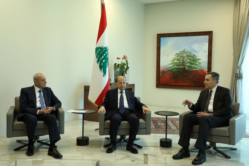 &copy; Reuters. الرئيس اللبناني ميشال عون يكلف السفير مصطفى أديب بتشكيل حكومة جديدة