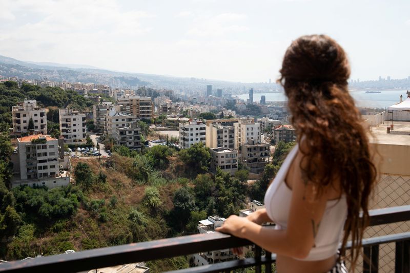 &copy; Reuters. لبنانيون يفضلون الاغتراب على وطن &quot;لا أمل فيه&quot; بعد الانفجار