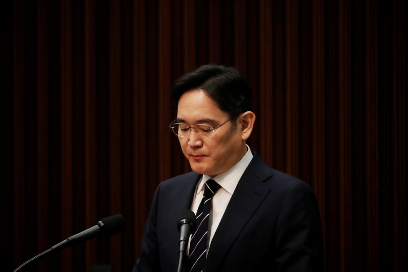 &copy; Reuters. Samsung Electronics Vice Chairman, Jay Y. Lee, speaks during a news conference at a company&apos;s office building in Seoul