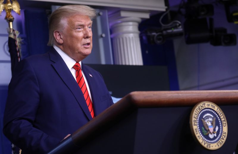 © Reuters. U.S. President Donald Trump conducts press conference in White House.