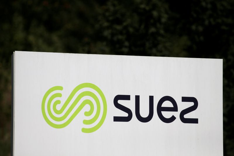 © Reuters. SUEZ: ENGIE VEUT QUE VEOLIA RELÈVE SON OFFRE, OUVERT À D'AUTRES PROPOSITIONS