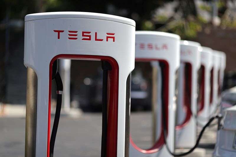 &copy; Reuters. A Tesla SuperCharger station is seen in Los Angeles