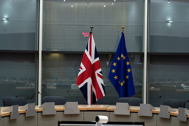 &copy; Reuters. British Union Jack and EU flags are pictured before the meeting with Britain&apos;s Brexit Secretary Barclay and EU&apos;s chief Brexit negotiator Barnier in Brussels