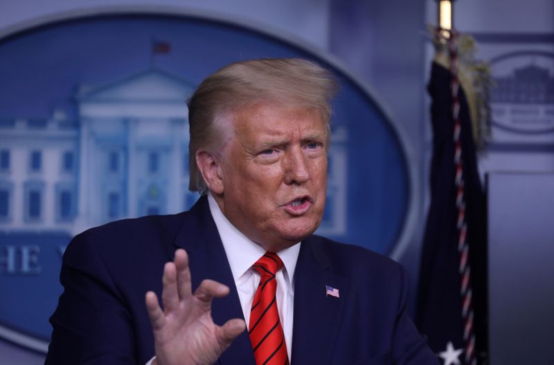 © Reuters. U.S. President Donald Trump conducts press conference in White House.