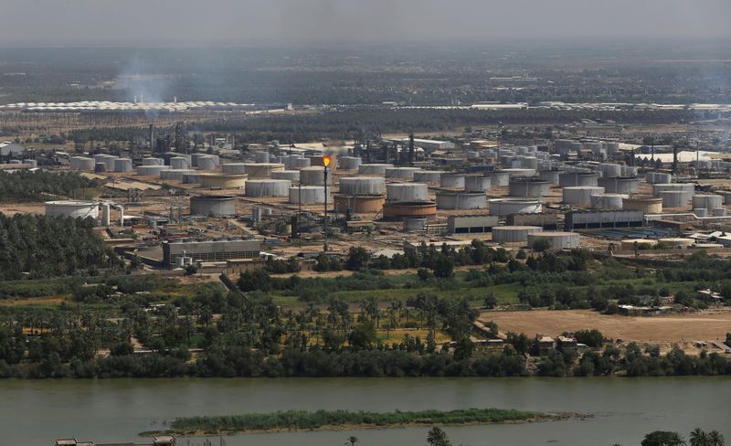 &copy; Reuters. An aerial view of al-Dora oil refinery in Baghdad