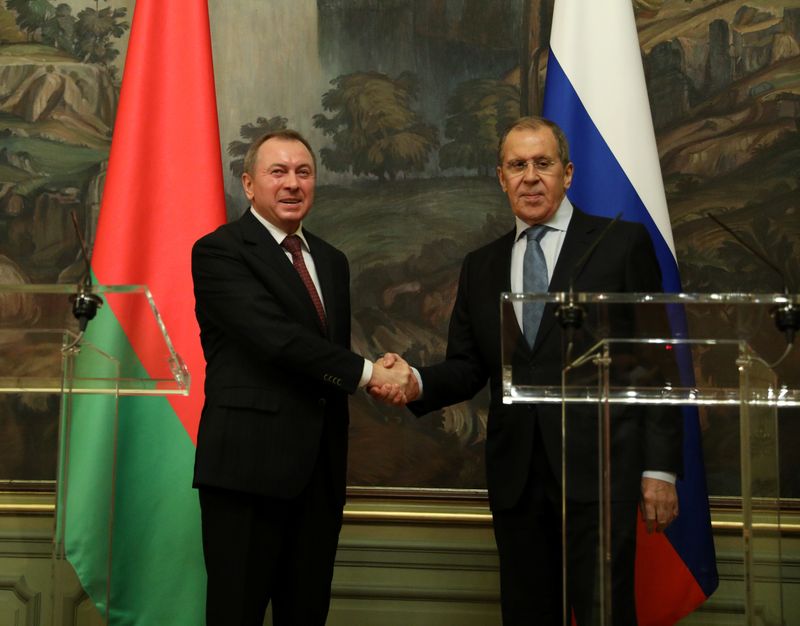 © Reuters. روسيا البيضاء تفرض عقوبات على دول البلطيق.. وموسكو تكثف دعمها