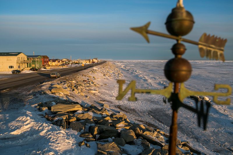 &copy; Reuters. FILE PHOTO: A frozen beach on the Bering Sea coast is seen near the last stretch mushers must pass before the finish line of the Iditarod dog sled race in Nome, Alaska, March 10, 2014.   REUTERS/Nathaniel Wilder