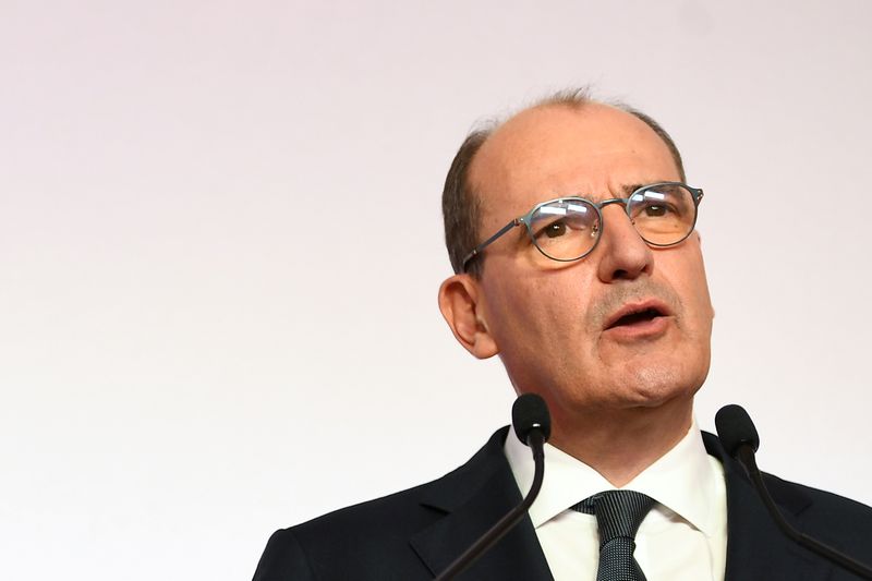 © Reuters. LA RELANCE VISE À ÉVITER UN EFFONDREMENT ÉCONOMIQUE, DIT CASTEX