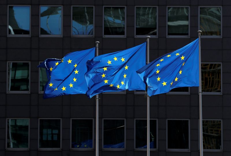 &copy; Reuters. European Union flags flutter outside the European Commission headquarters in Brussels