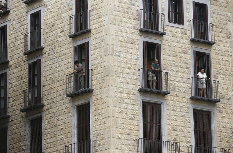 &copy; Reuters. FOTO DE ARCHIVO: Bloque de apartamentos en Barcelona