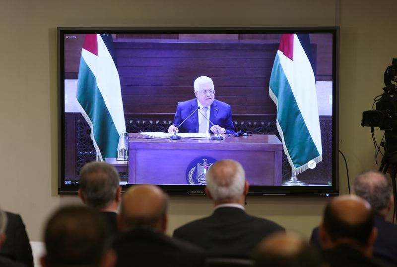 &copy; Reuters. الرئيس الفلسطيني يطالب الجامعة العربية بالتأكيد على مبادرة السلام العربية