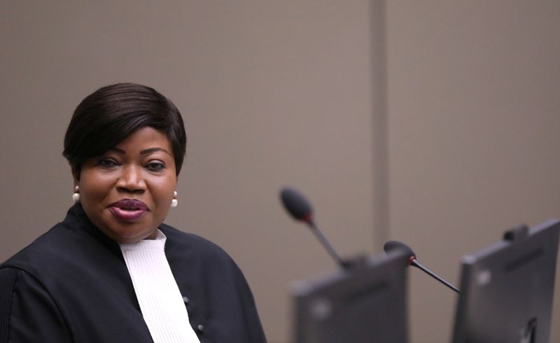 &copy; Reuters. Imagen de archivo de la fiscal pública Fatou Bensouda asistiendo al juicio del miliciano islamista maliense Al-Hassan Ag Abdoul Aziz Ag Mohamed Ag Mahmoud en la Corte Penal Internacional en La Haya