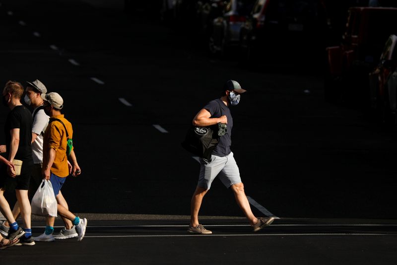 &copy; Reuters. コロナ接触確認アプリ、利用者少数でも感染抑制に効果＝調査