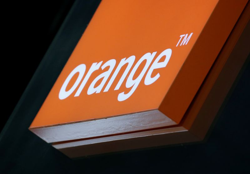 &copy; Reuters. The logo of French telecoms operator Orange is pictured in a retail store in Bordeaux