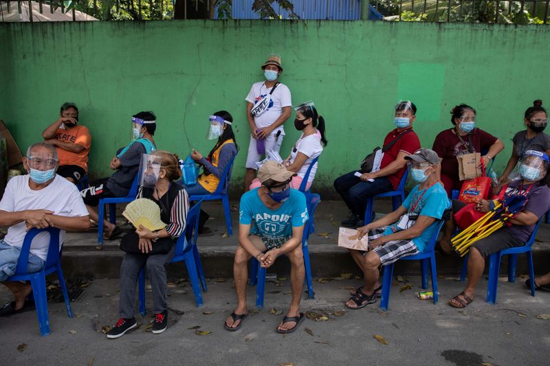 &copy; Reuters. フィリピン、コロナ新規感染者が8週間ぶり低水準