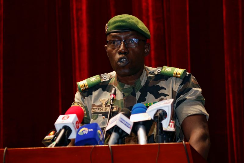 © Reuters. زعماء غرب أفريقيا يطالبون حكام مالي بضرورة تعيين رئيس بحلول 15 سبتمبر