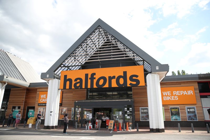 UK retailer Halfords buoyed by pandemic cycling boom