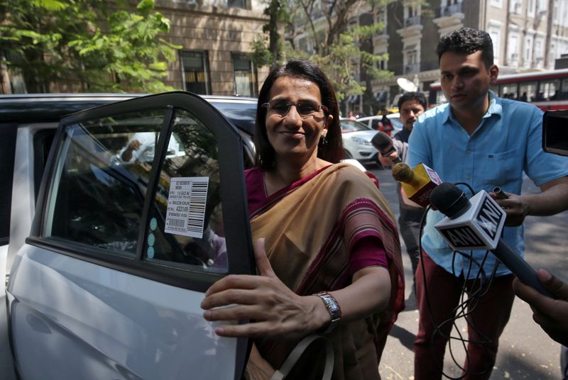 &copy; Reuters. Former ICICI Bank CEO Chanda Kochhar arrives at the Enforcement Directorate in Mumbai