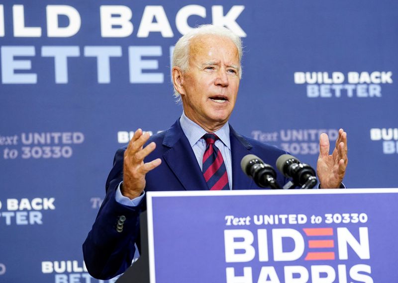 © Reuters. FILE PHOTO: Joe Biden, Democratic U.S. presidential nominee, speaks in Wilmington