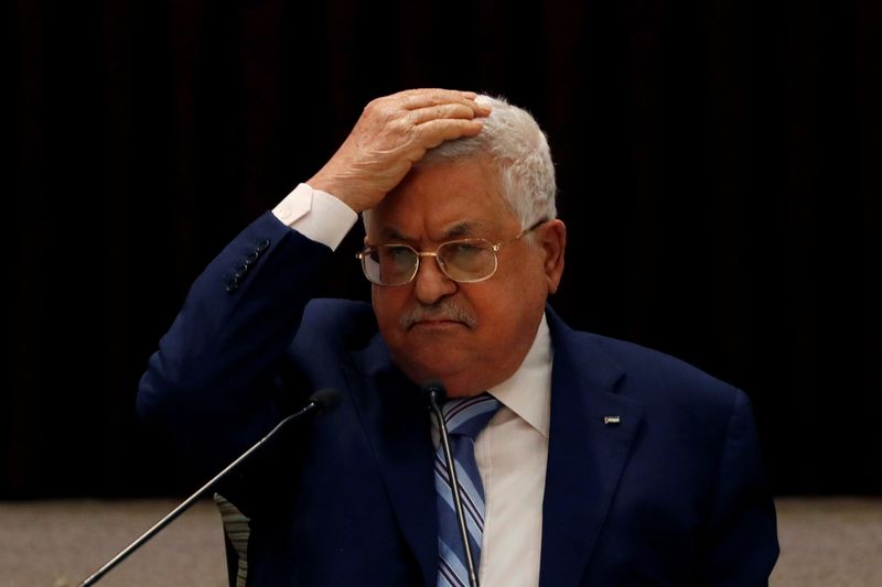 © Reuters. FILE PHOTO: Palestinian leadership meets over UAE's normalization deal with Israel