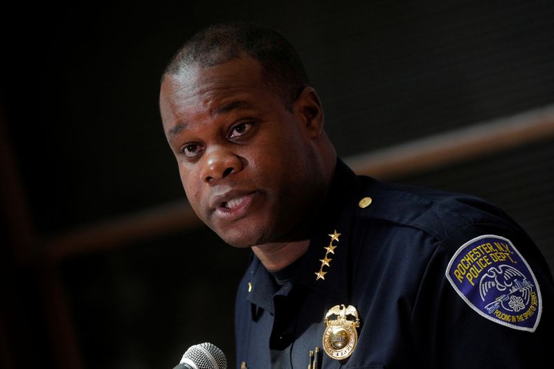 &copy; Reuters. Rochester Police Chief, La&apos;Ron Singletary speaks during a news conference in Rochester, New York