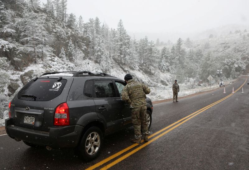 &copy; Reuters. Central U.S. goes from heatwave to winter in a day as snowstorm rolls through the region