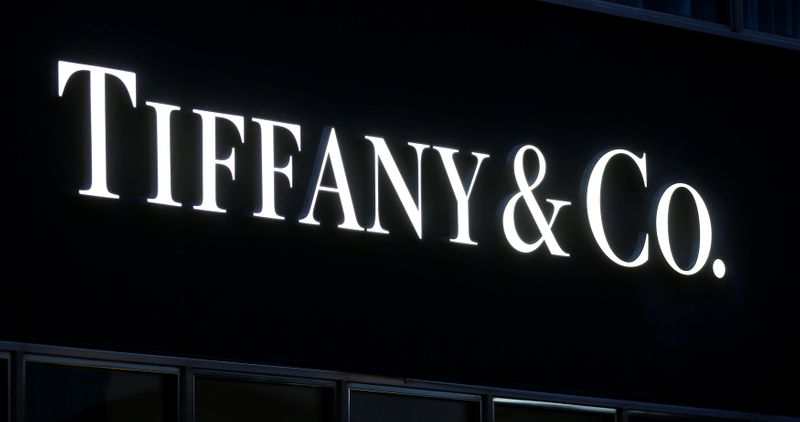 &copy; Reuters. TIFFANY VA POURSUIVRE LVMH EN JUSTICE, RAPPORTE LE FINANCIAL TIMES