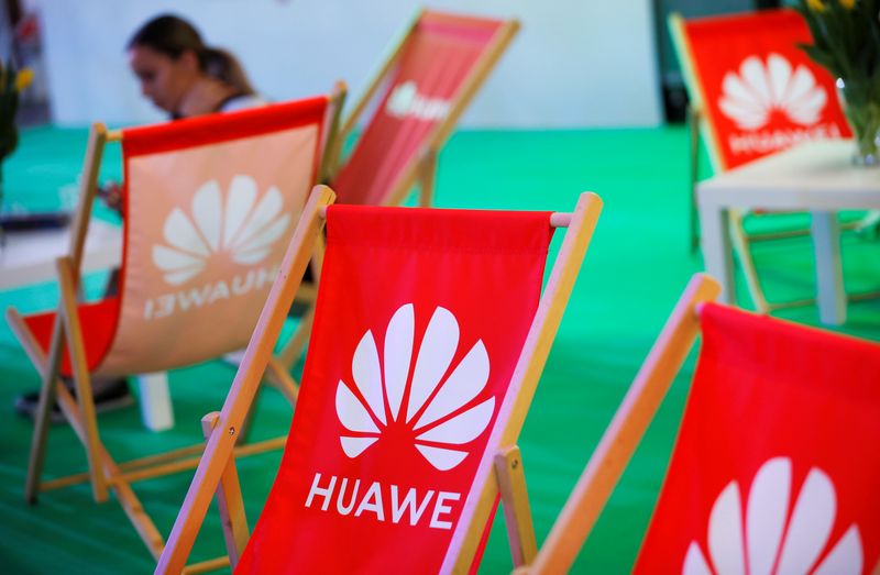 &copy; Reuters. FILE PHOTO: The Huawei logo is pictured on the company&apos;s stand during the &apos;Electronics Show - International Trade Fair for Consumer Electronics&apos; at Ptak Warsaw Expo in Nadarzyn