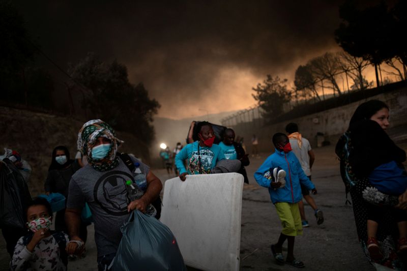 &copy; Reuters. New fire breaks out at Greece&apos;s overcrowded Moria refugee camp