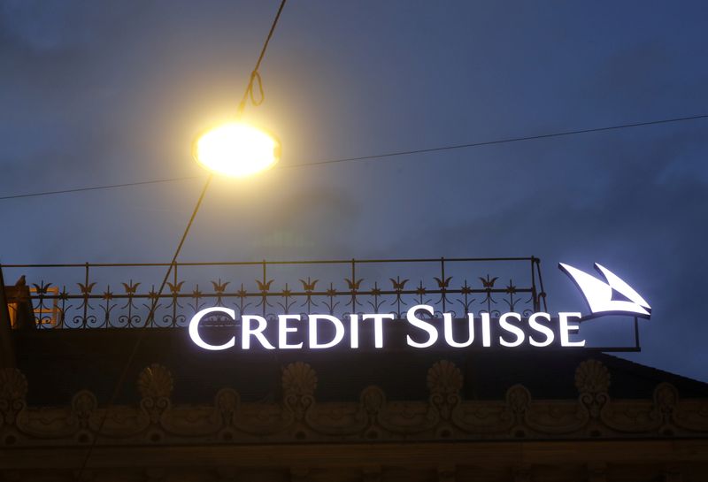 © Reuters. CREDIT SUISSE LANCE UNE NOUVELLE OFFRE BANCAIRE NUMÉRIQUE