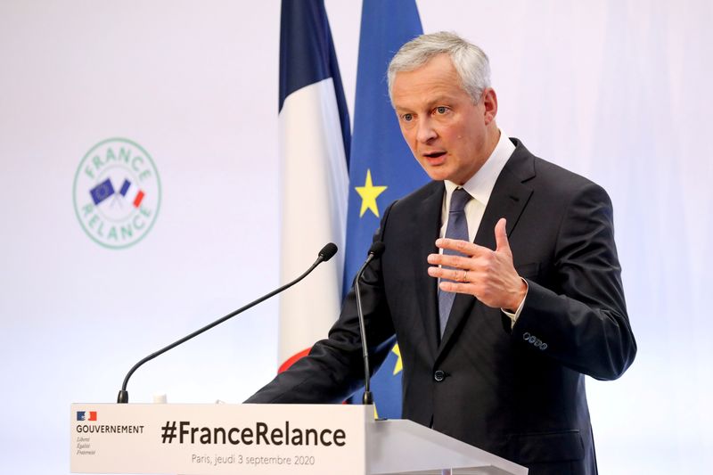 &copy; Reuters. FILE PHOTO: French government presents crisis recovery plan for economy