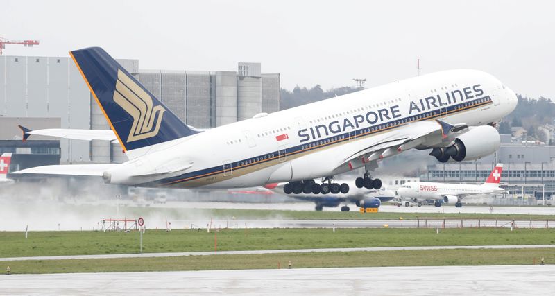 &copy; Reuters. FILE PHOTO: An Airbus A380 aircraft of Singapore Airlines takes off from Zurich airport
