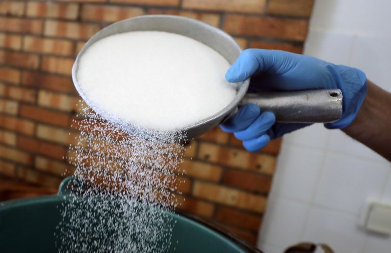 Высокие запасы закроют потребности России в сахаре, несмотря на снижение производства