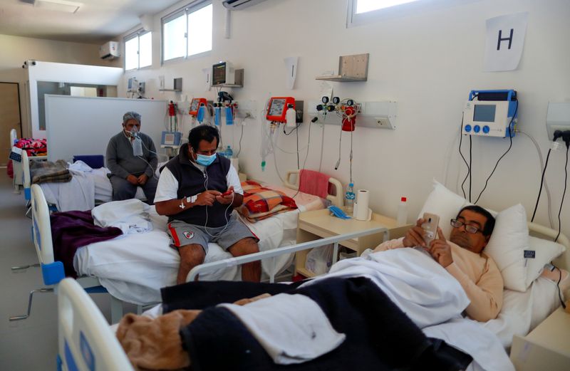 &copy; Reuters. Pacientes em hospital nos arredores de Buenos Aires