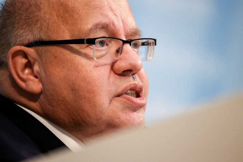&copy; Reuters. German Economy Minister Peter Altmaier attends a news conference in Berlin