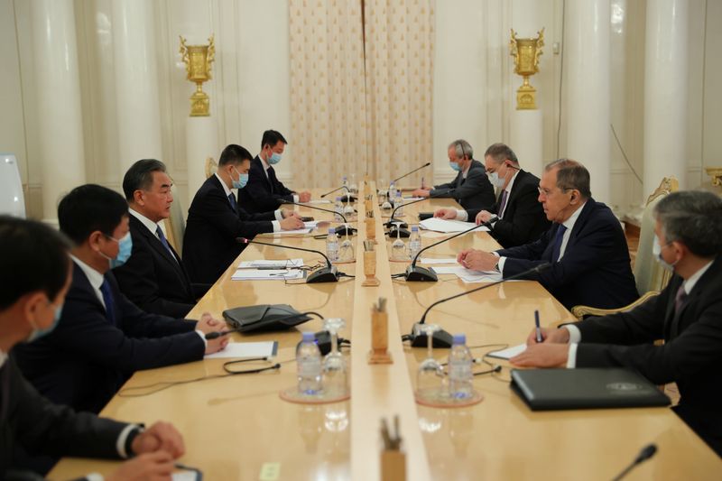&copy; Reuters. Russia&apos;s Foreign Minister Lavrov and China&apos;s State Councilor Wang meet in Moscow