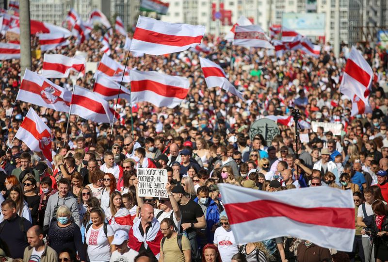 © Reuters. Opposition demonstration to protest against presidential election results in Minsk