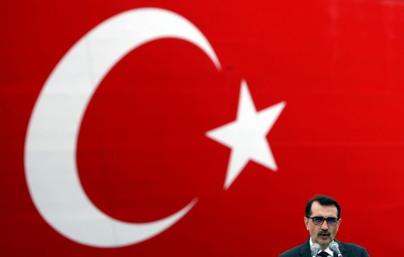 &copy; Reuters. وزير: تركيا سترسل سفينة تنقيب ثانية إلى البحر الأسود