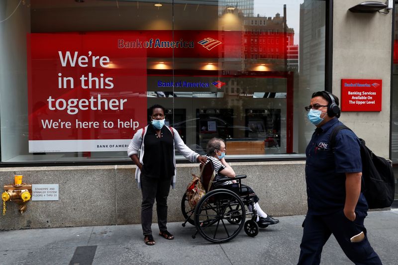 &copy; Reuters. 情報ＢＯＸ：新型コロナウイルス、世界の感染者2893万人超す　死者約92.1万人