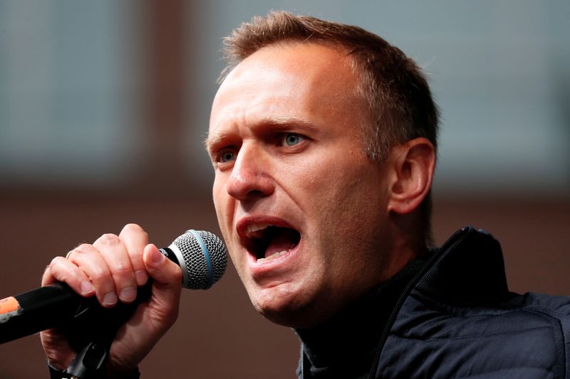 &copy; Reuters. FILE PHOTO: Russian opposition leader Navalny attends a rally to demand the release of jailed protesters in Moscow